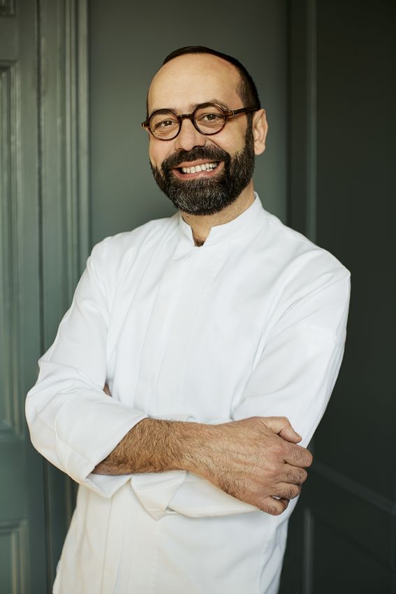 Jose Pizarro plain